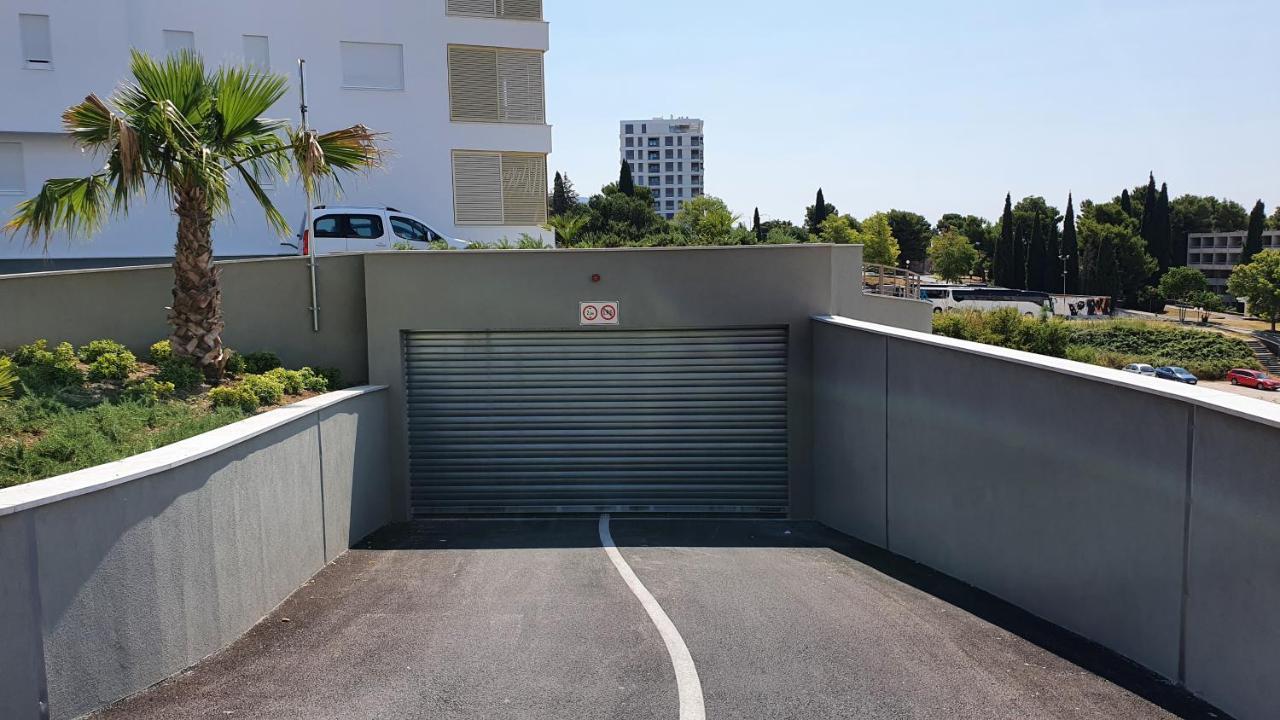 Luxury Apartment 4Seasons With Garage Split Buitenkant foto